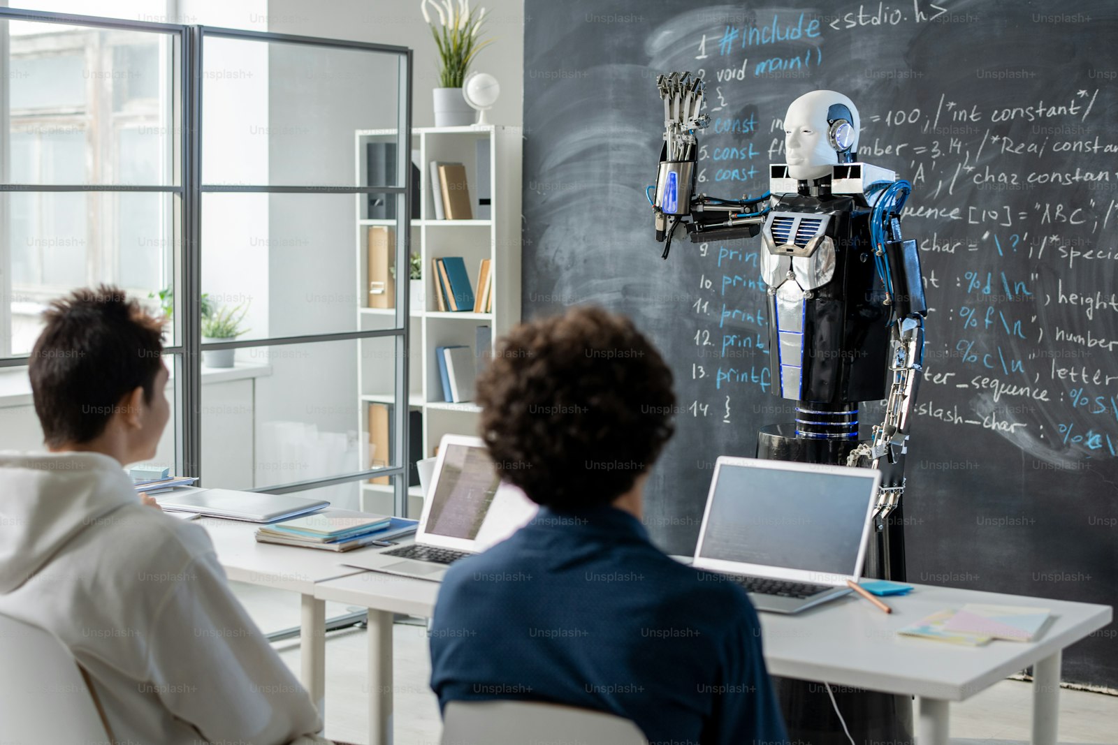 How Tutoring Prepares Students for the AI-Driven Economy